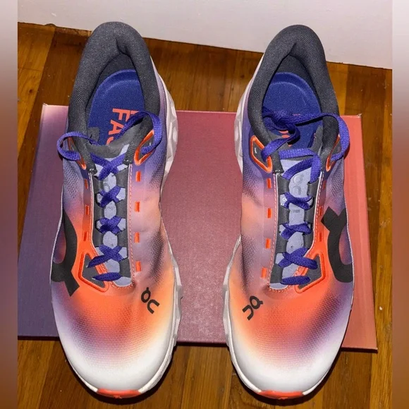 On Cloudmonster Hyper - Picture 2 of 5